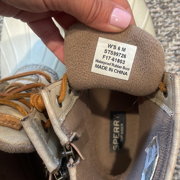Sperry Size 6 Boots - Picture 5 of 5
